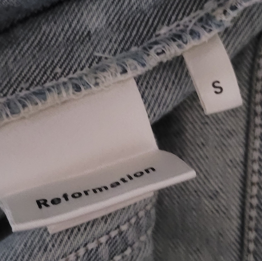REFORMATION DENIM JEAN DISTRESSED JACKET IN BADLANDS WASH - Picture 8 of 10